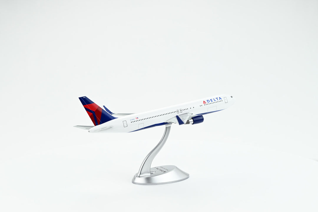 1:200 Delta Air Lines 767-300ER