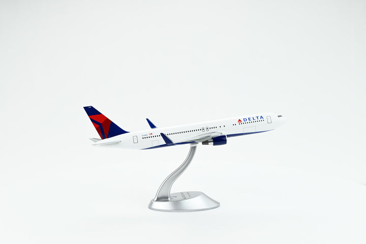 1:200 Delta Air Lines 767-300ER