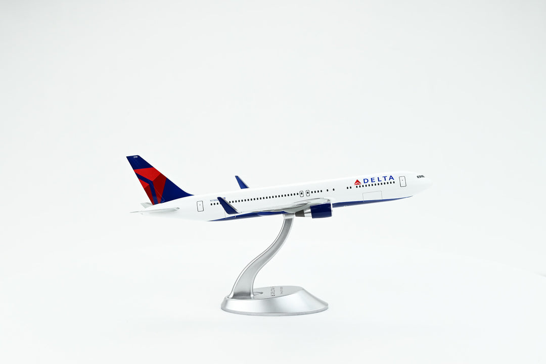 1:200 Delta Air Lines 767-300ER