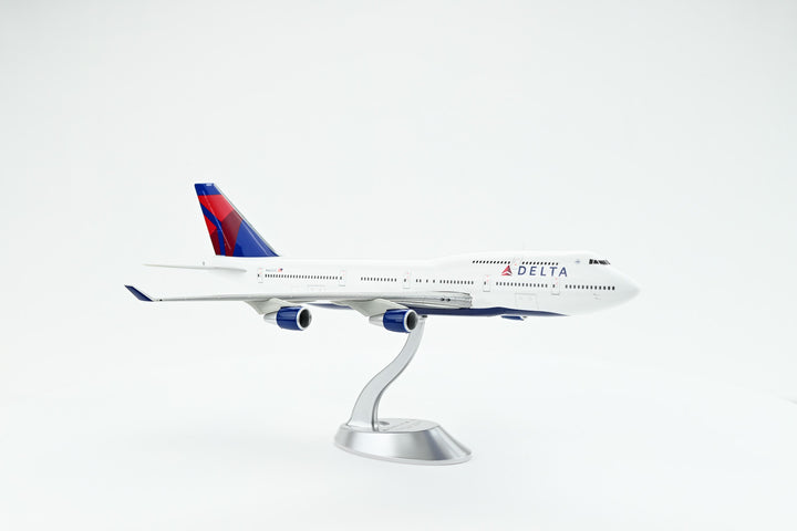 1:200 Delta Air Lines 747-400