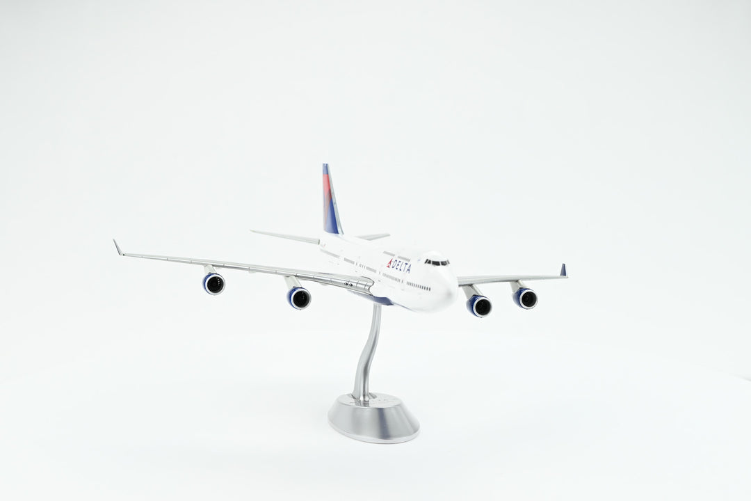 1:200 Delta Air Lines 747-400