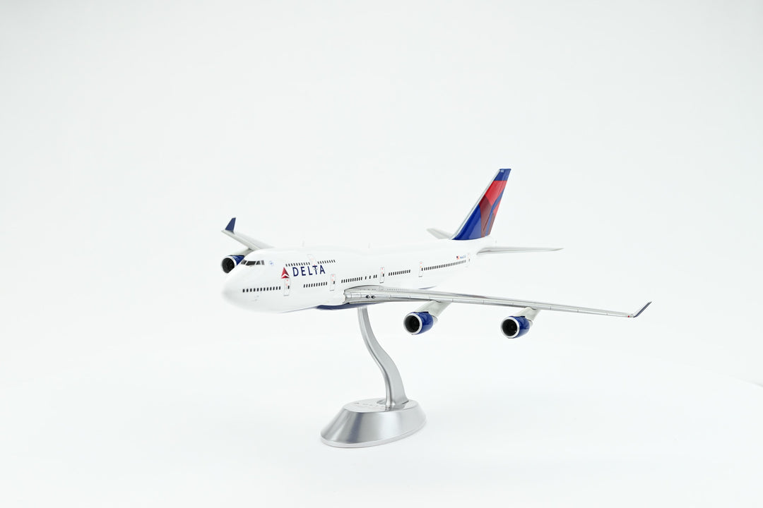 1:200 Delta Air Lines 747-400