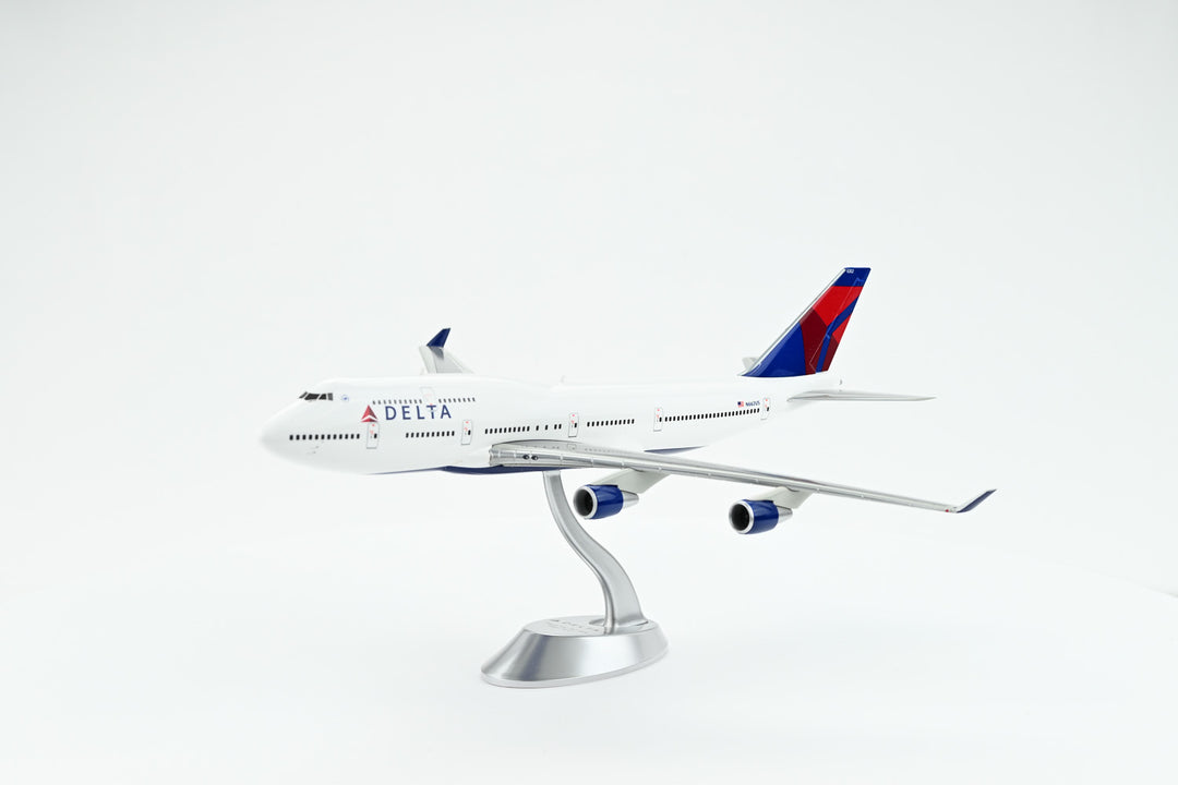 1:200 Delta Air Lines 747-400