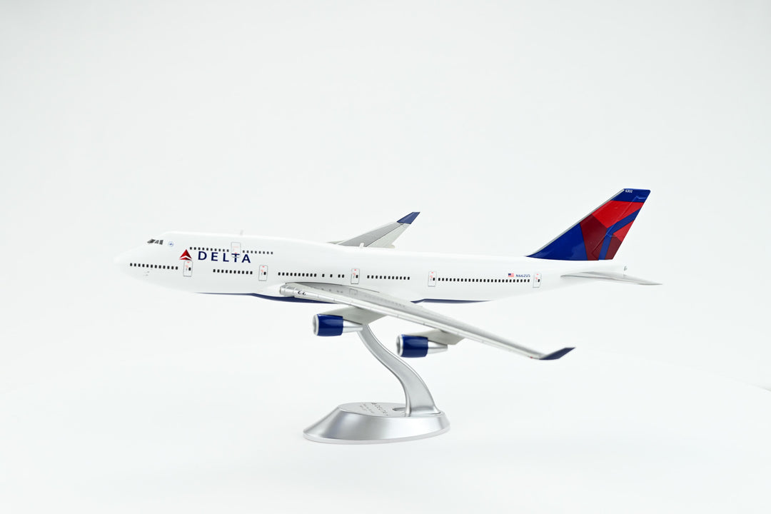 1:200 Delta Air Lines 747-400