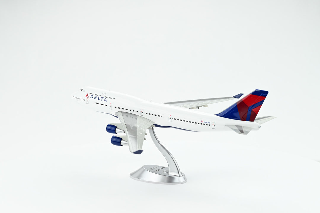 1:200 Delta Air Lines 747-400