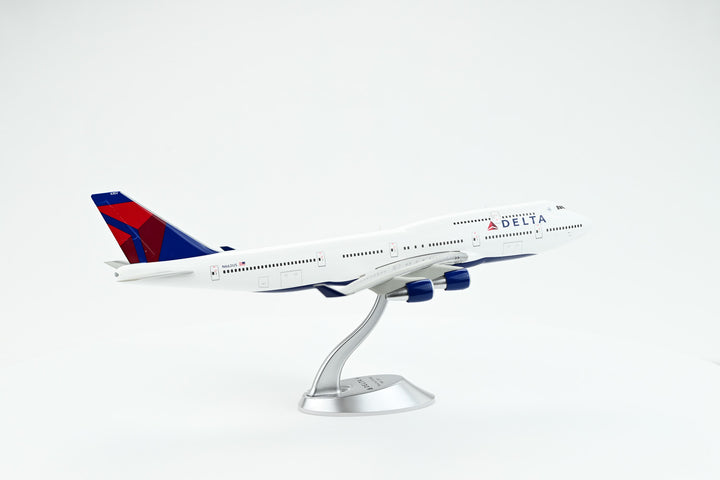 1:200 Delta Air Lines 747-400