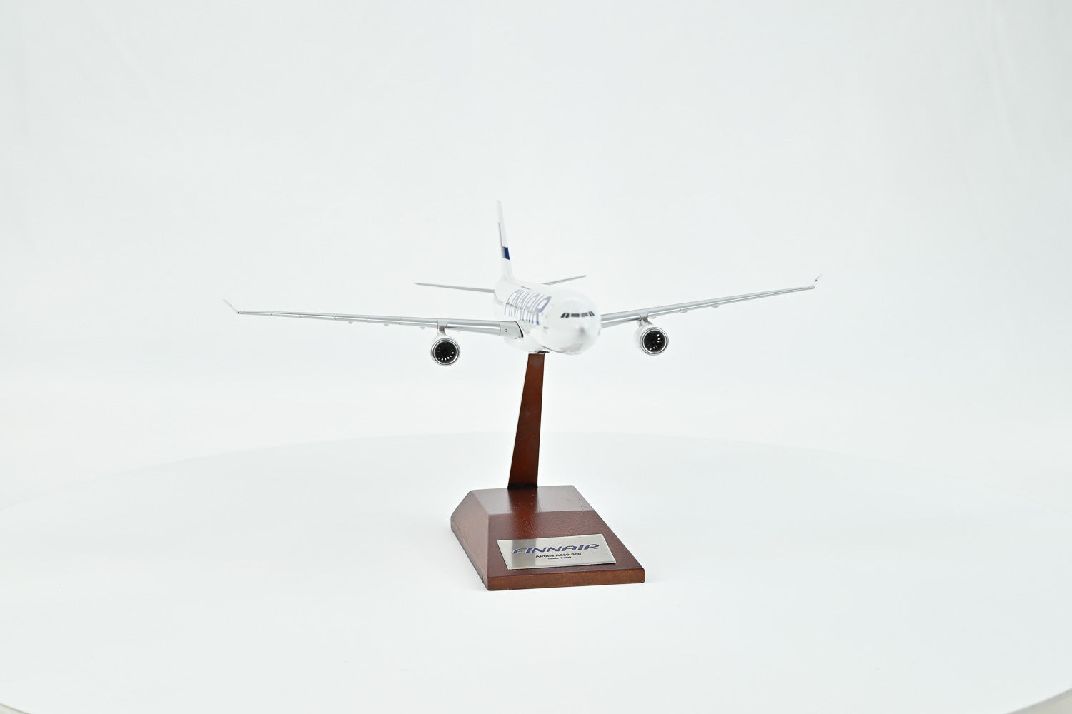 FINNAIR フィンエアー エアバス A330 1/200 フィンランド Finnair Airbus A330-300 1:200 Aircraft Model | HeroPlane