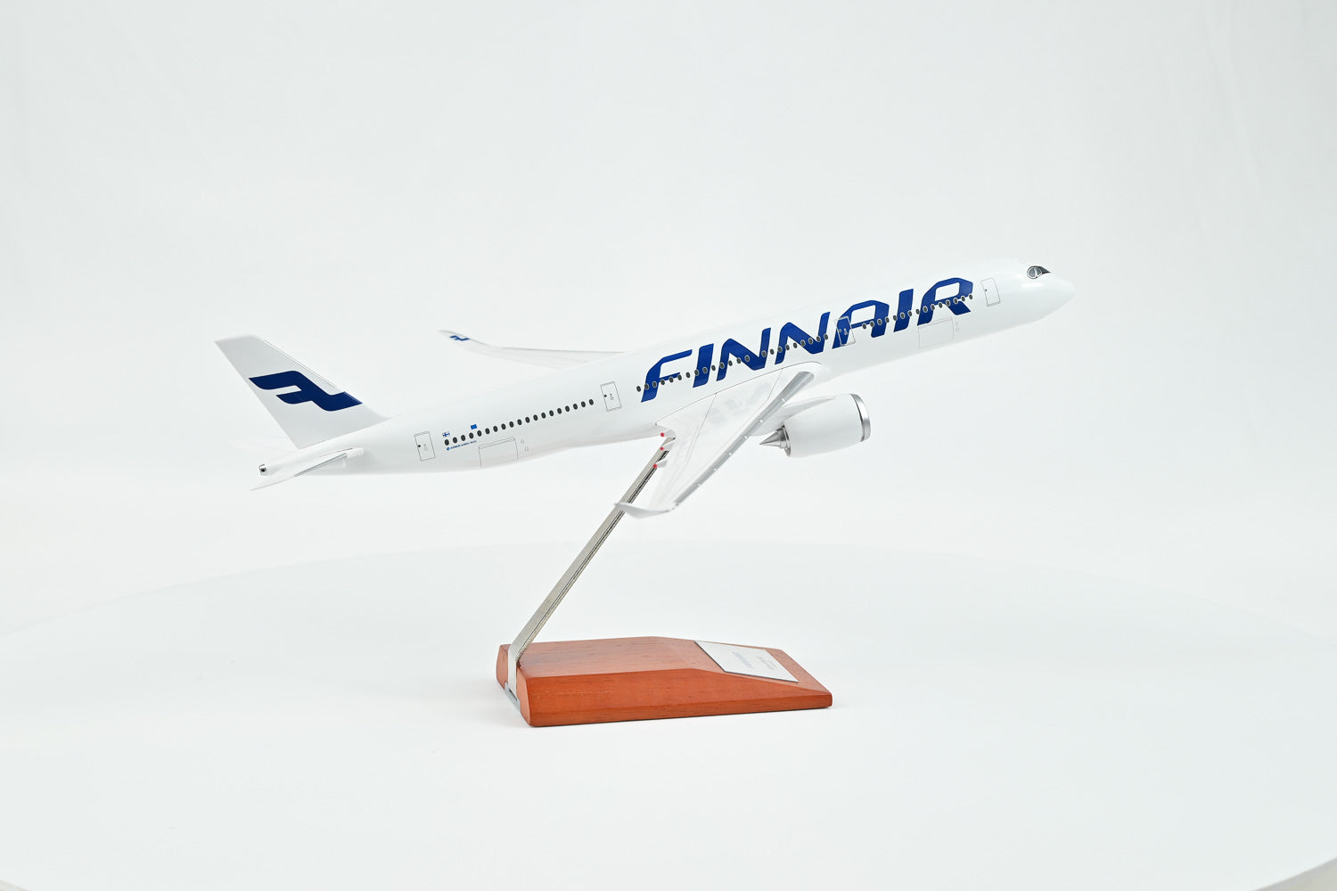 Finnair Airbus A350-900 1:200 Aircraft Model | HeroPlane
