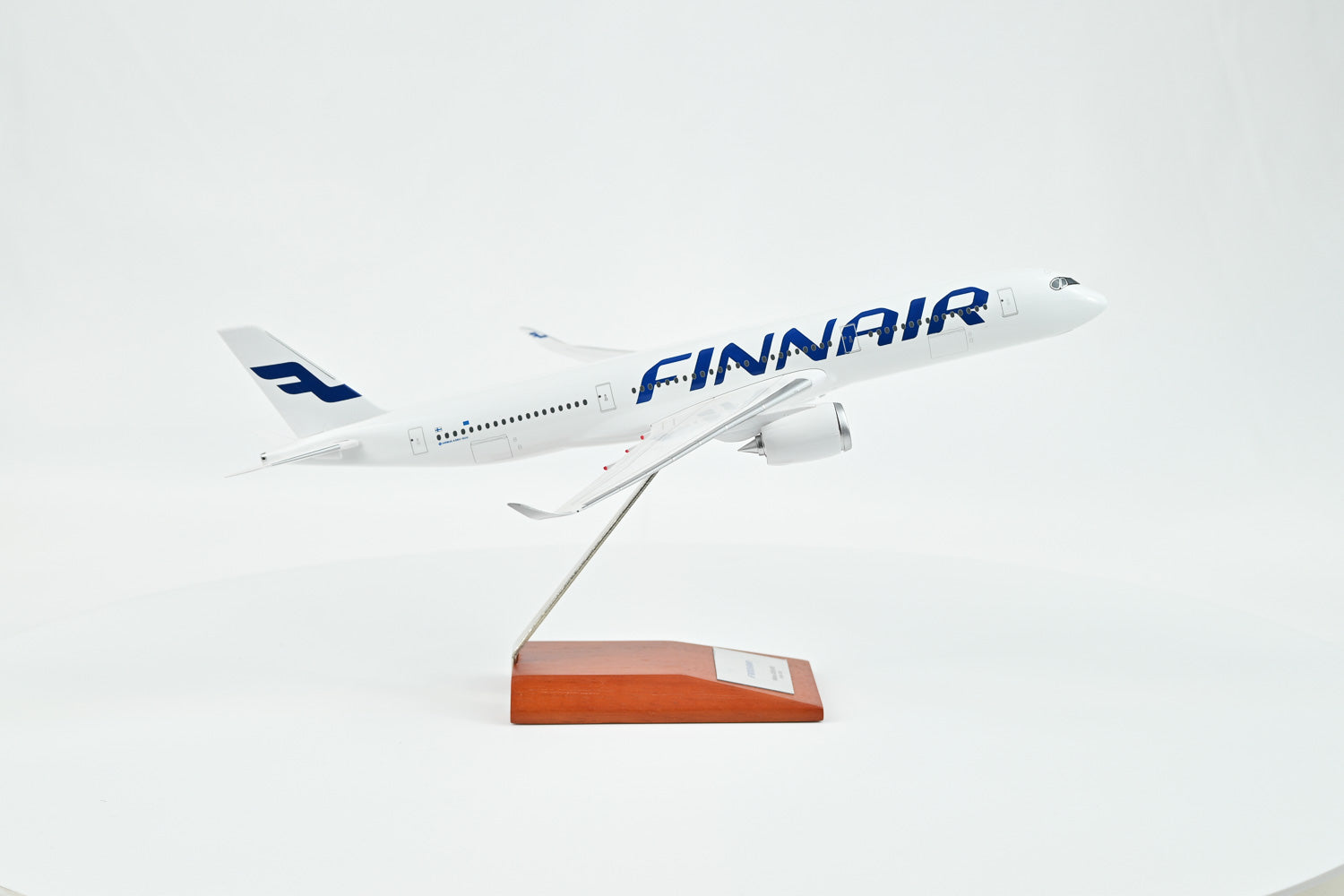 Finnair Airbus A350-900 1:200 Aircraft Model | HeroPlane