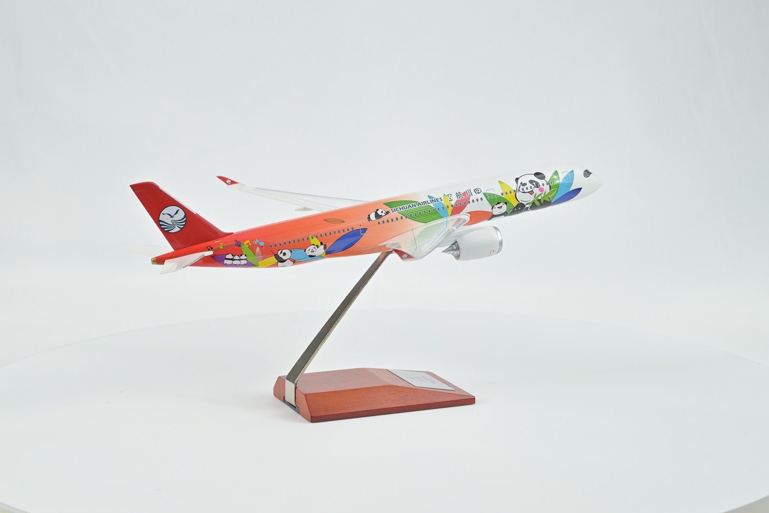 四川航空　A350-900 1/200 Sichuan Airlines Airbus A350-900 1:200 Aircraft Model | HeroPlane