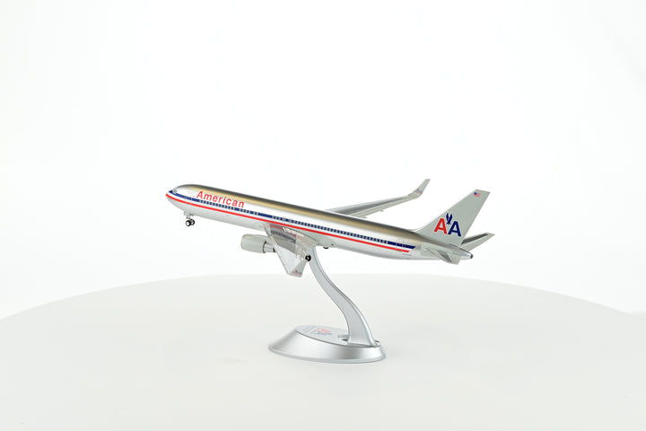 1:200 American Airlines B767-300ER N389AA