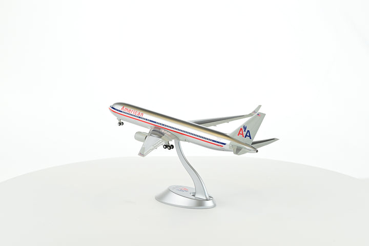 1:200 American Airlines B767-300ER N389AA