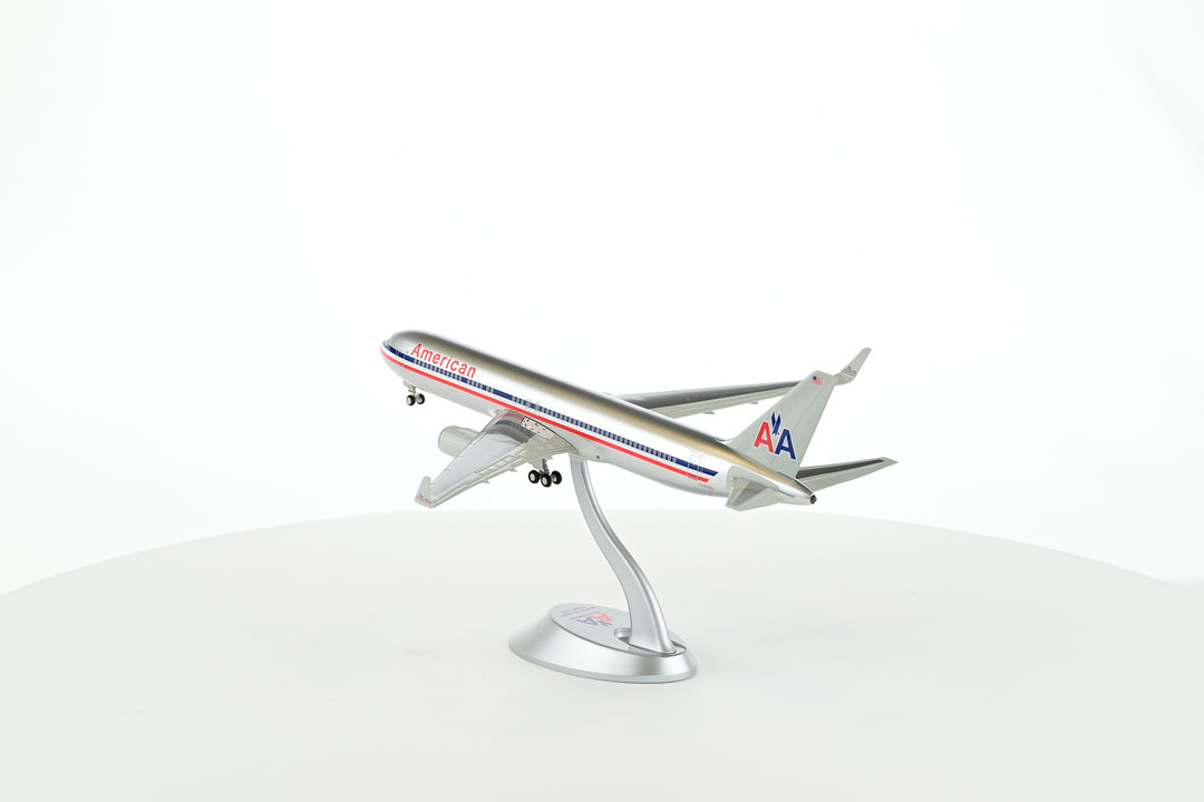 1:200 American Airlines B767-300ER N389AA