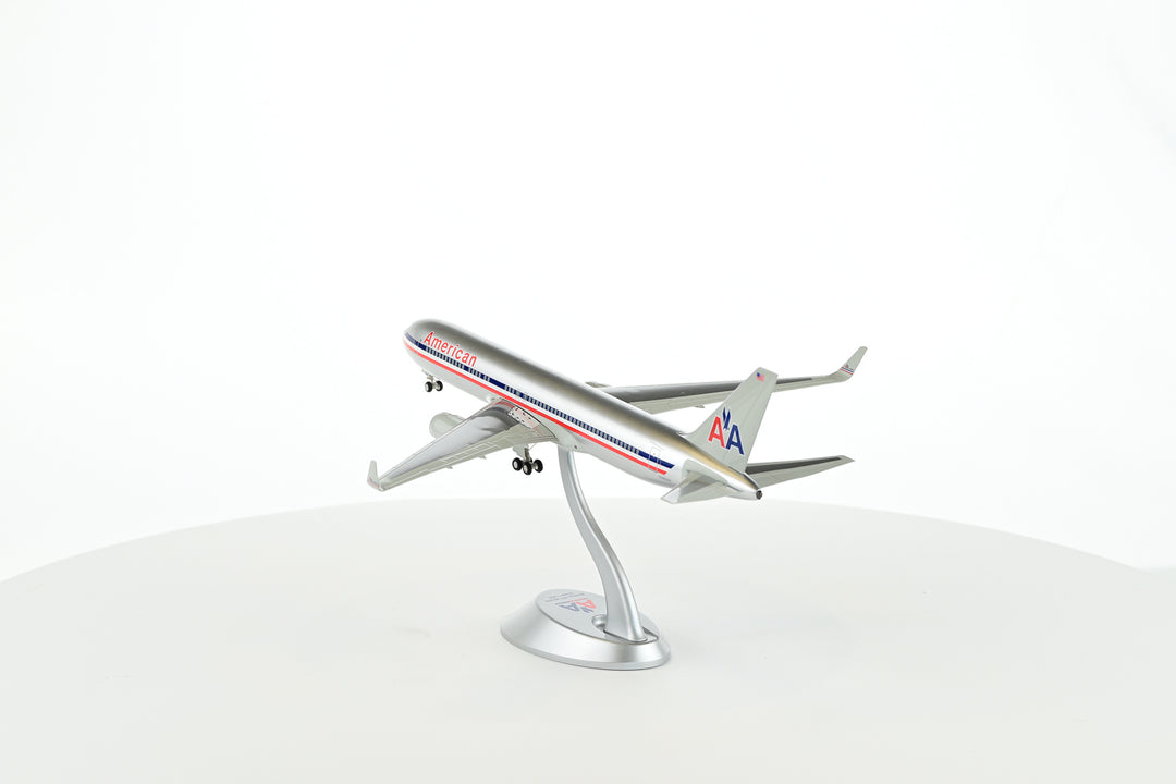 1:200 American Airlines B767-300ER N389AA