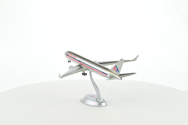 1:200 American Airlines B767-300ER N389AA