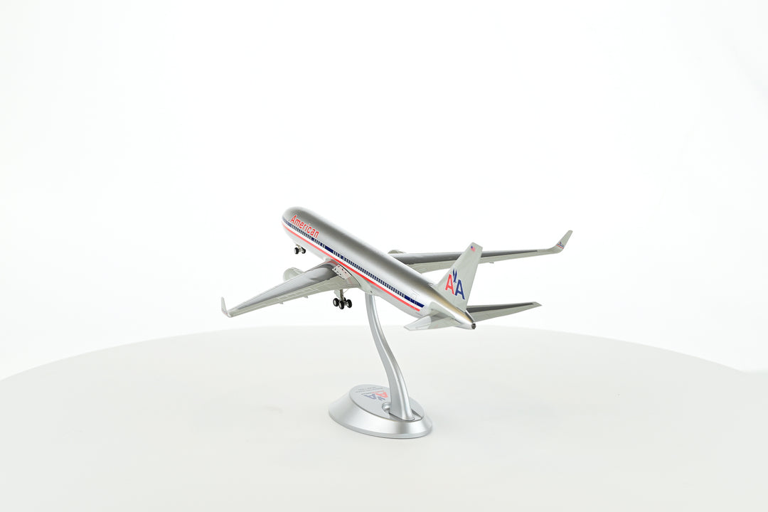 1:200 American Airlines B767-300ER N389AA