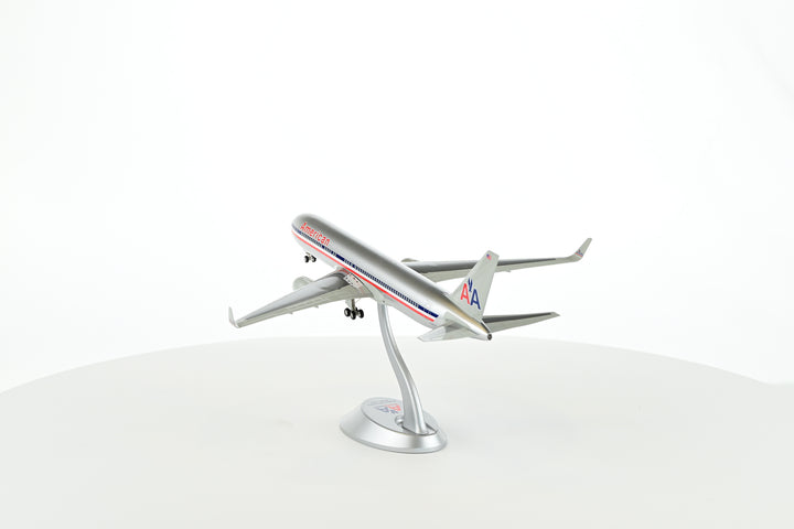 1:200 American Airlines B767-300ER N389AA