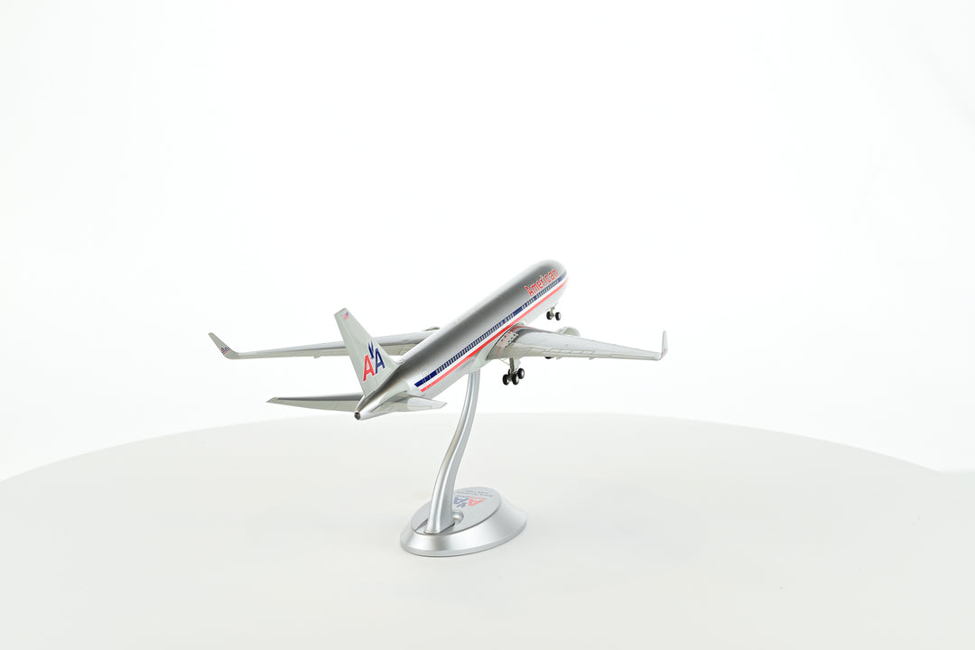 1:200 American Airlines B767-300ER N389AA