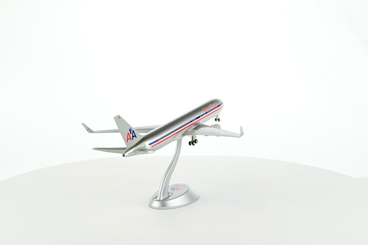 1:200 American Airlines B767-300ER N389AA