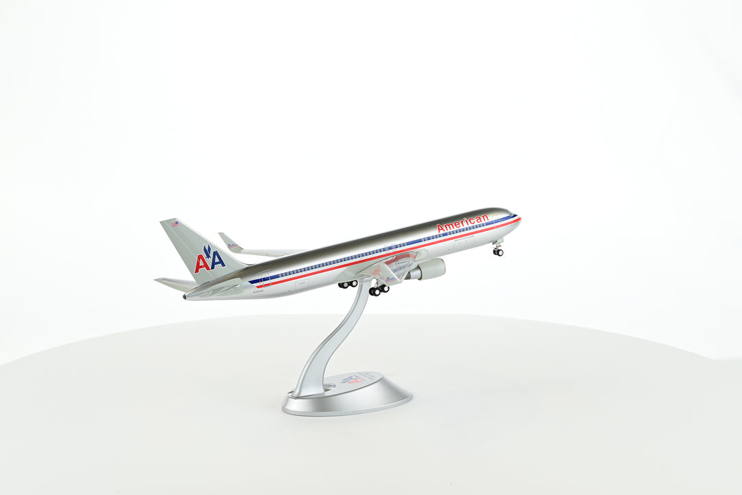 1:200 American Airlines B767-300ER N389AA