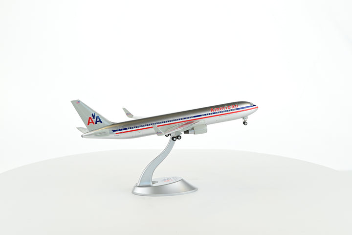 1:200 American Airlines B767-300ER N389AA