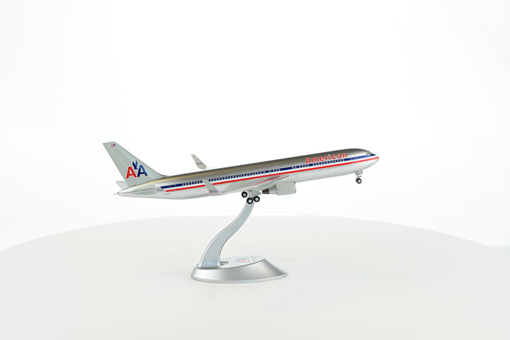 1:200 American Airlines B767-300ER N389AA