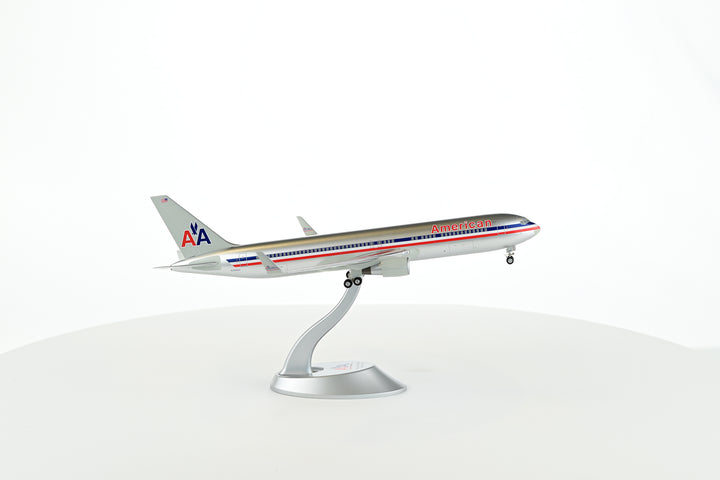 1:200 American Airlines B767-300ER N389AA