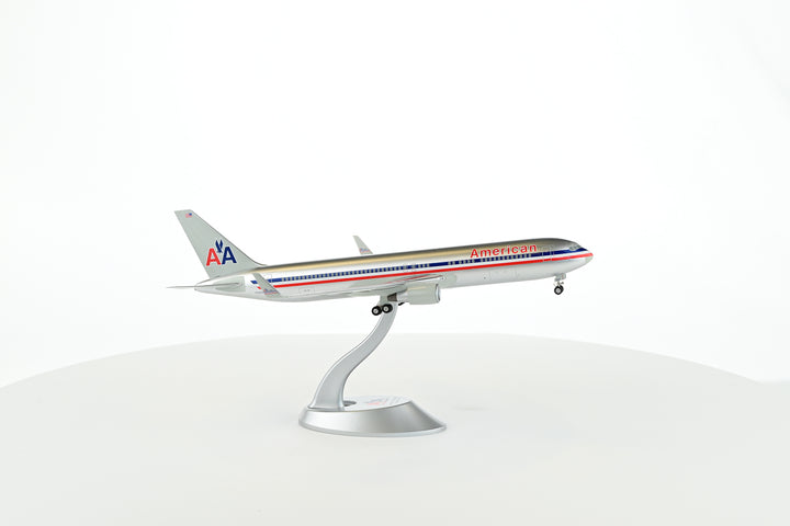 1:200 American Airlines B767-300ER N389AA