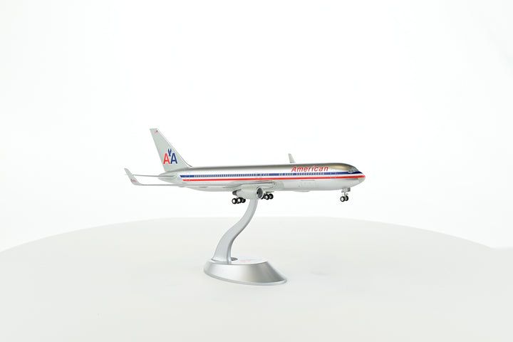 1:200 American Airlines B767-300ER N389AA