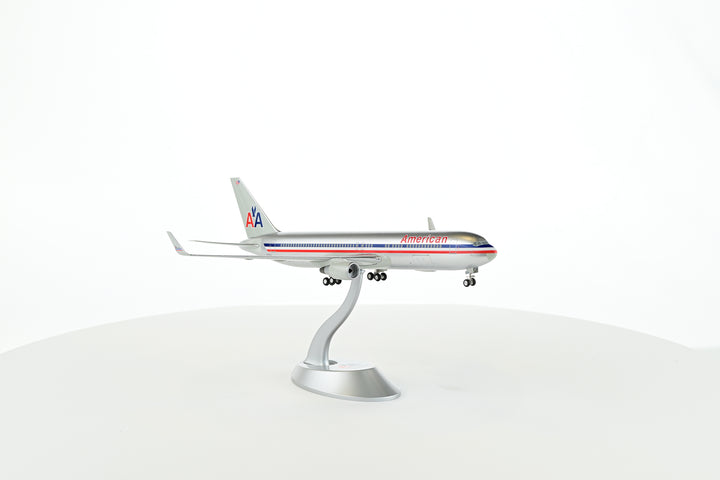 1:200 American Airlines B767-300ER N389AA