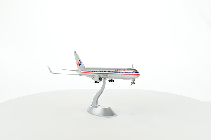 1:200 American Airlines B767-300ER N389AA
