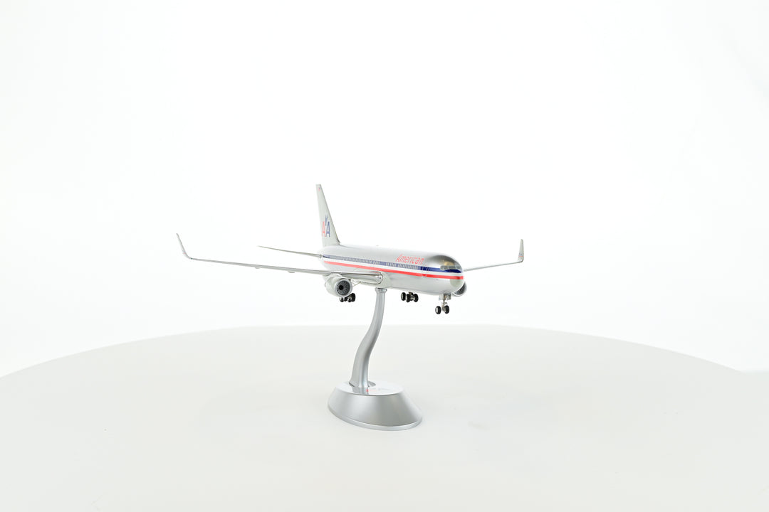 1:200 American Airlines B767-300ER N389AA
