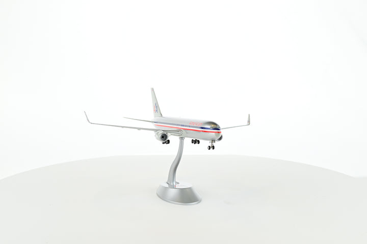 1:200 American Airlines B767-300ER N389AA