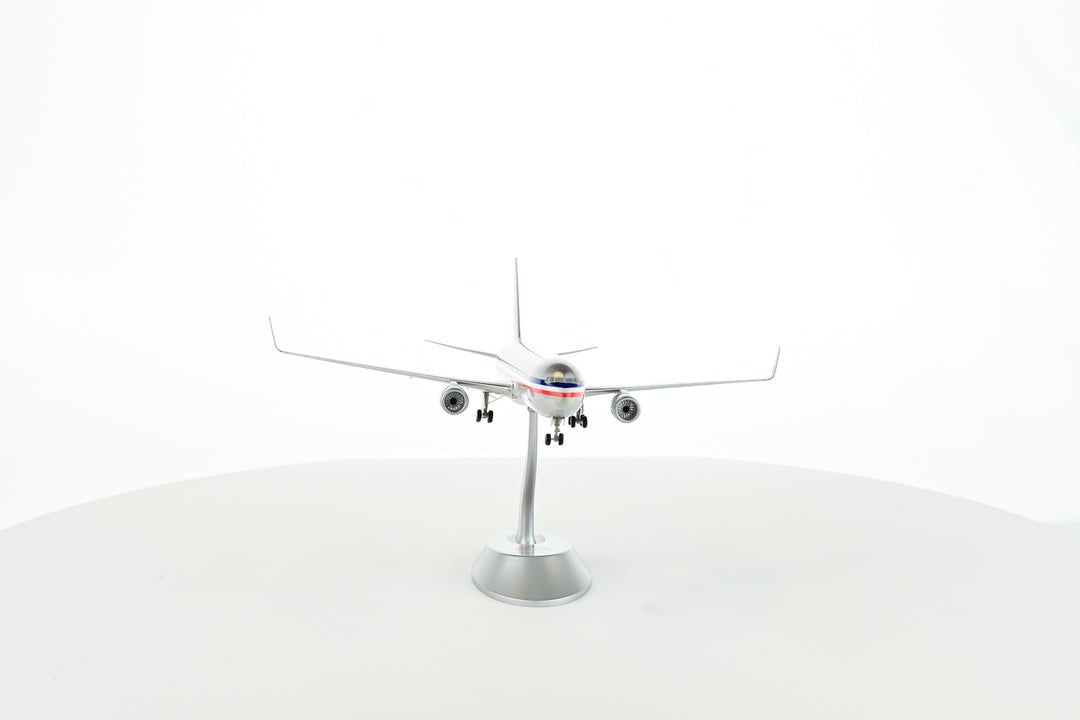 1:200 American Airlines B767-300ER N389AA