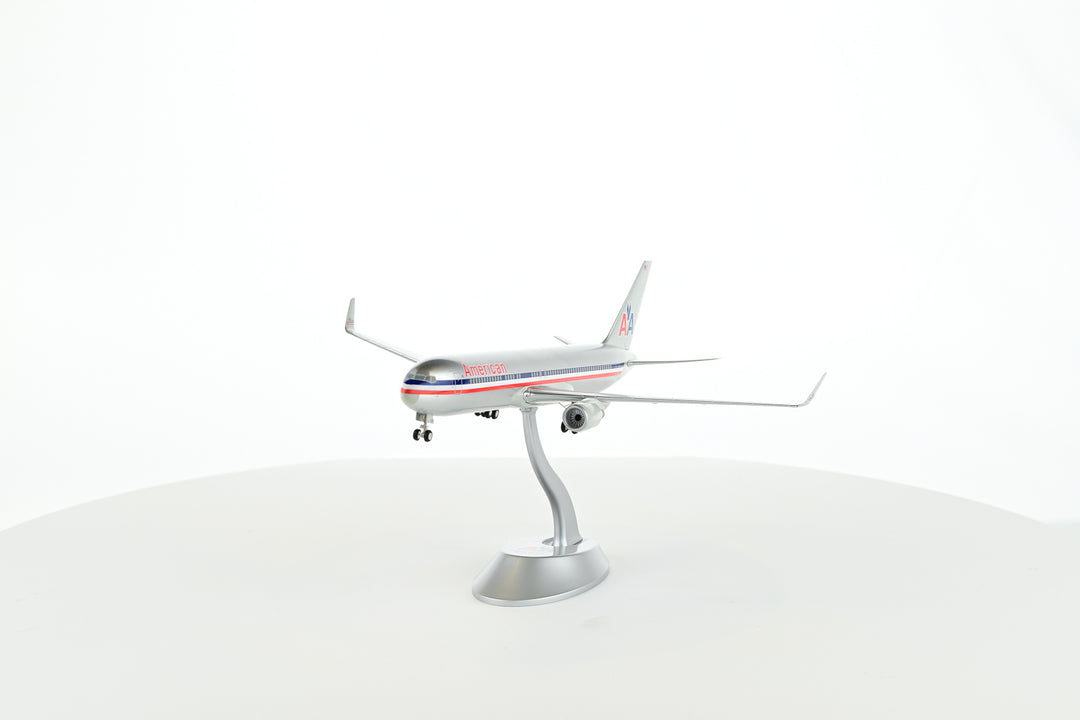 1:200 American Airlines B767-300ER N389AA