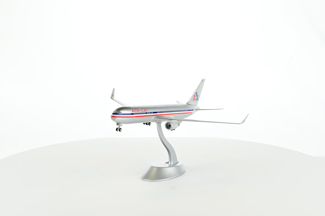 1:200 American Airlines B767-300ER N389AA
