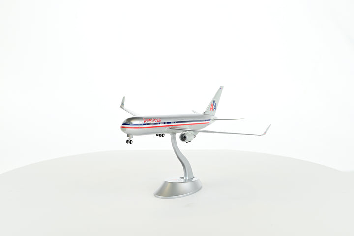 1:200 American Airlines B767-300ER N389AA
