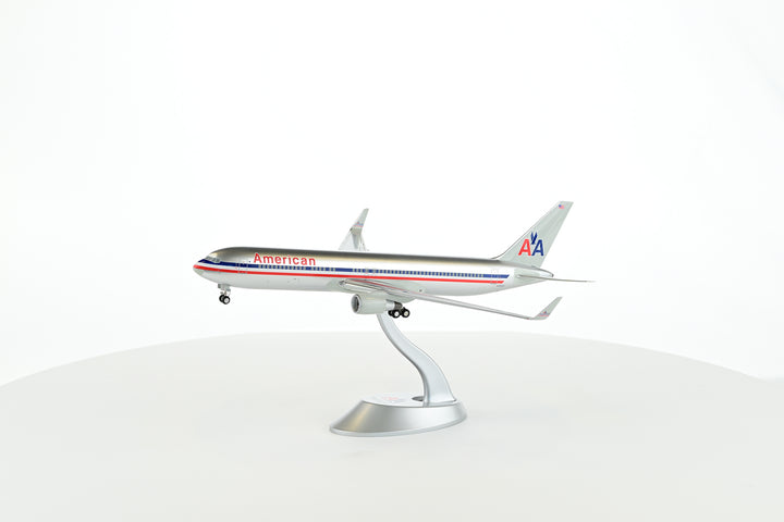 1:200 American Airlines B767-300ER N389AA