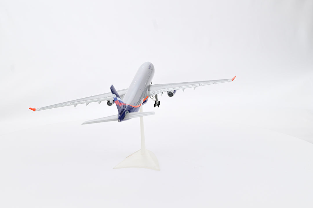 1:200 Aeroflot 330-300 VQ-BEK