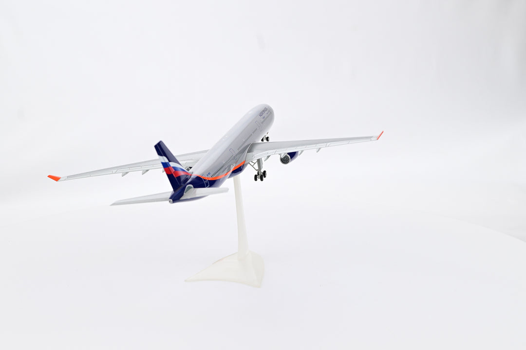 1:200 Aeroflot 330-300 VQ-BEK