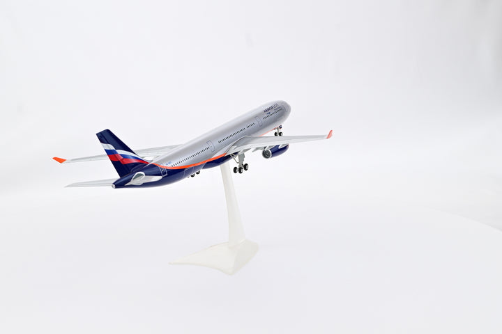 1:200 Aeroflot 330-300 VQ-BEK