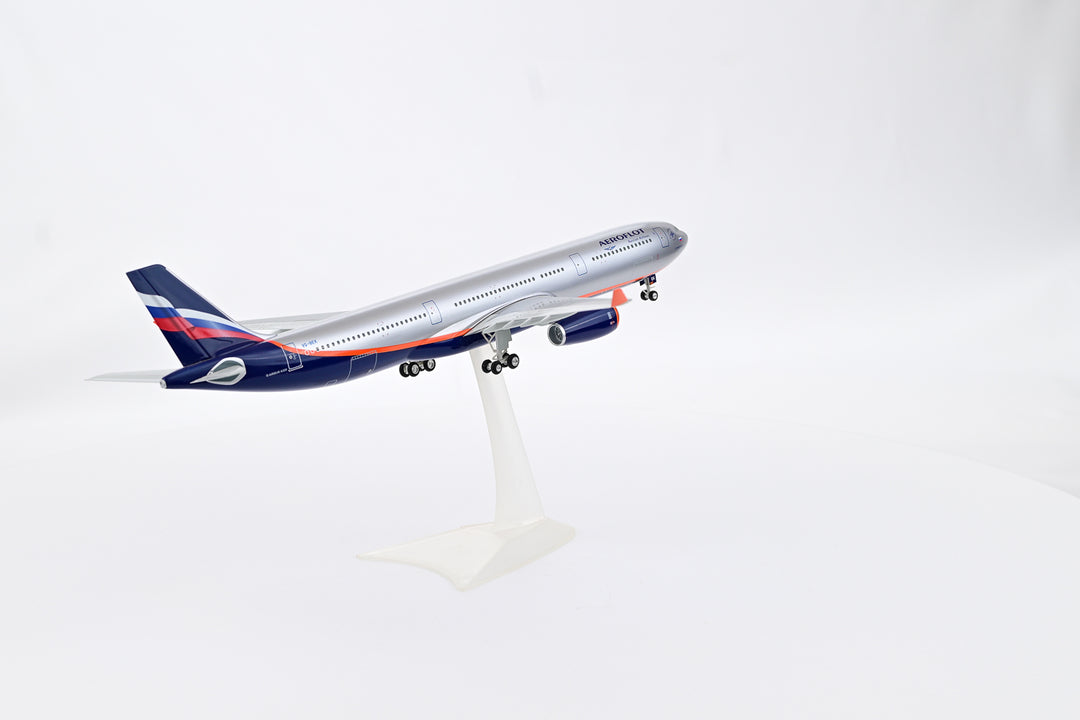 1:200 Aeroflot 330-300 VQ-BEK