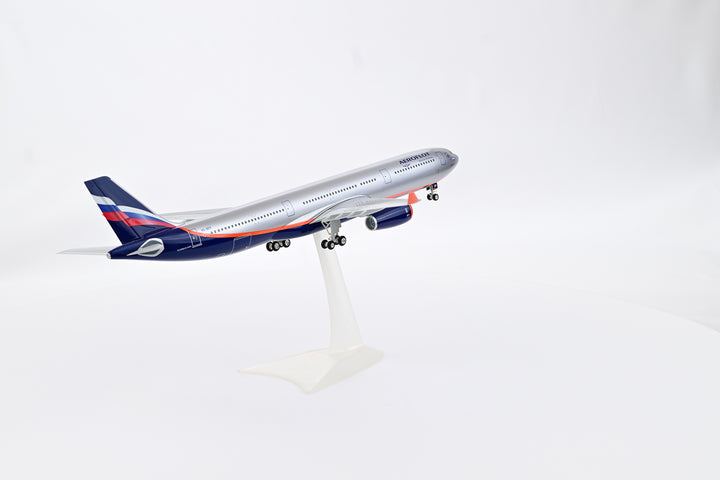 1:200 Aeroflot 330-300 VQ-BEK