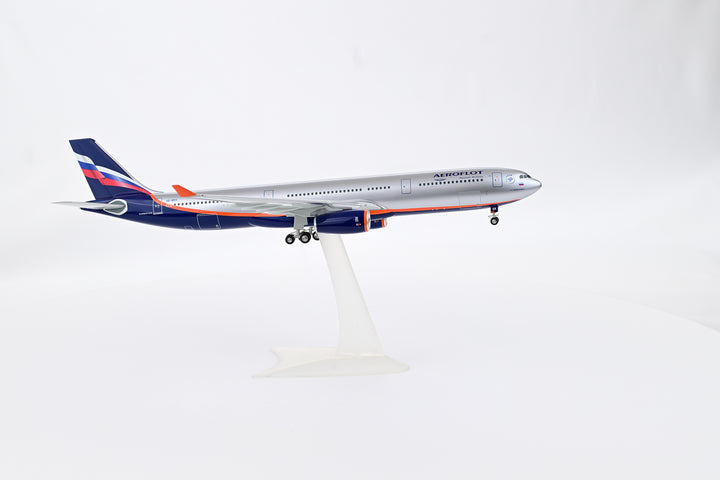 1:200 Aeroflot 330-300 VQ-BEK