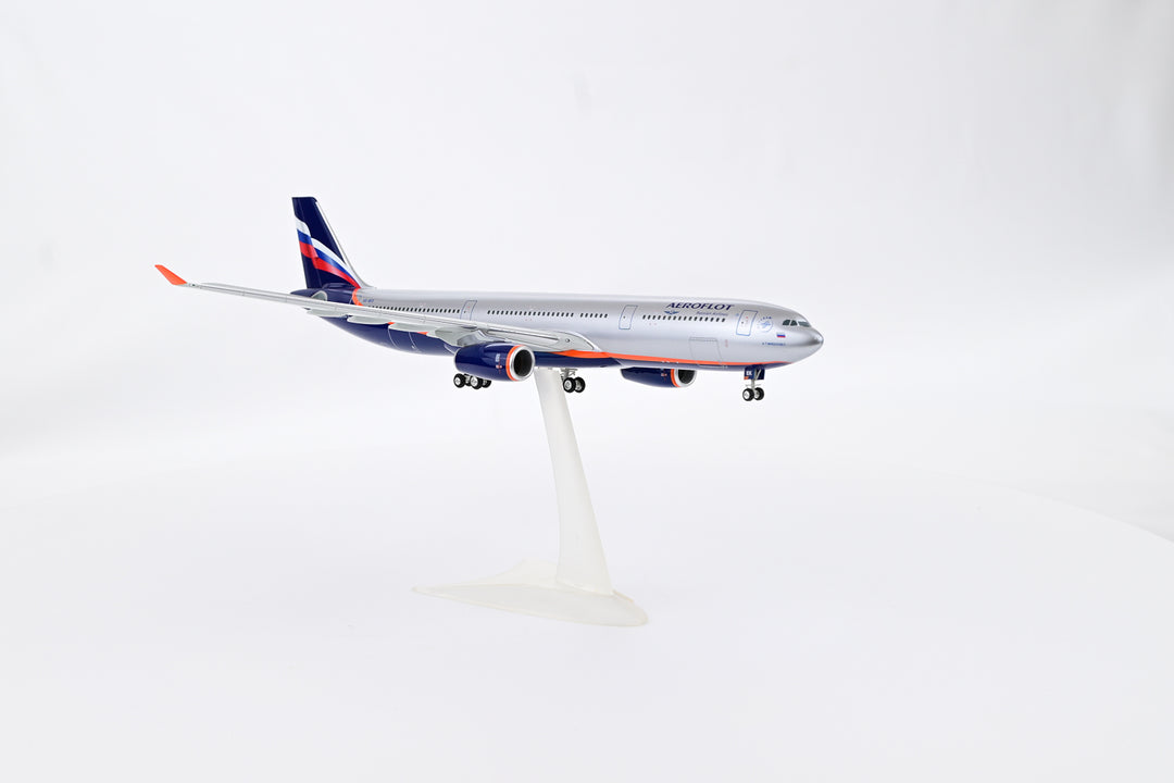 1:200 Aeroflot 330-300 VQ-BEK