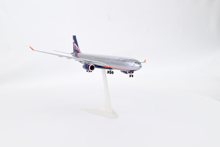 1:200 Aeroflot 330-300 VQ-BEK