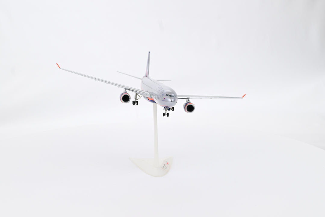 1:200 Aeroflot 330-300 VQ-BEK