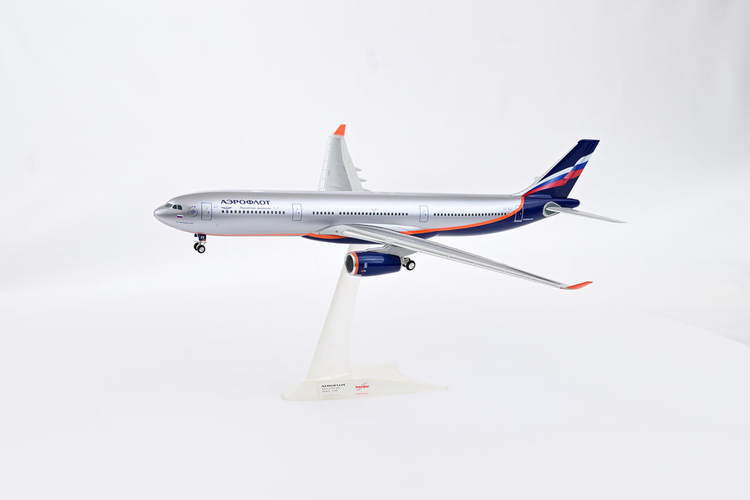 1:200 Aeroflot 330-300 VQ-BEK