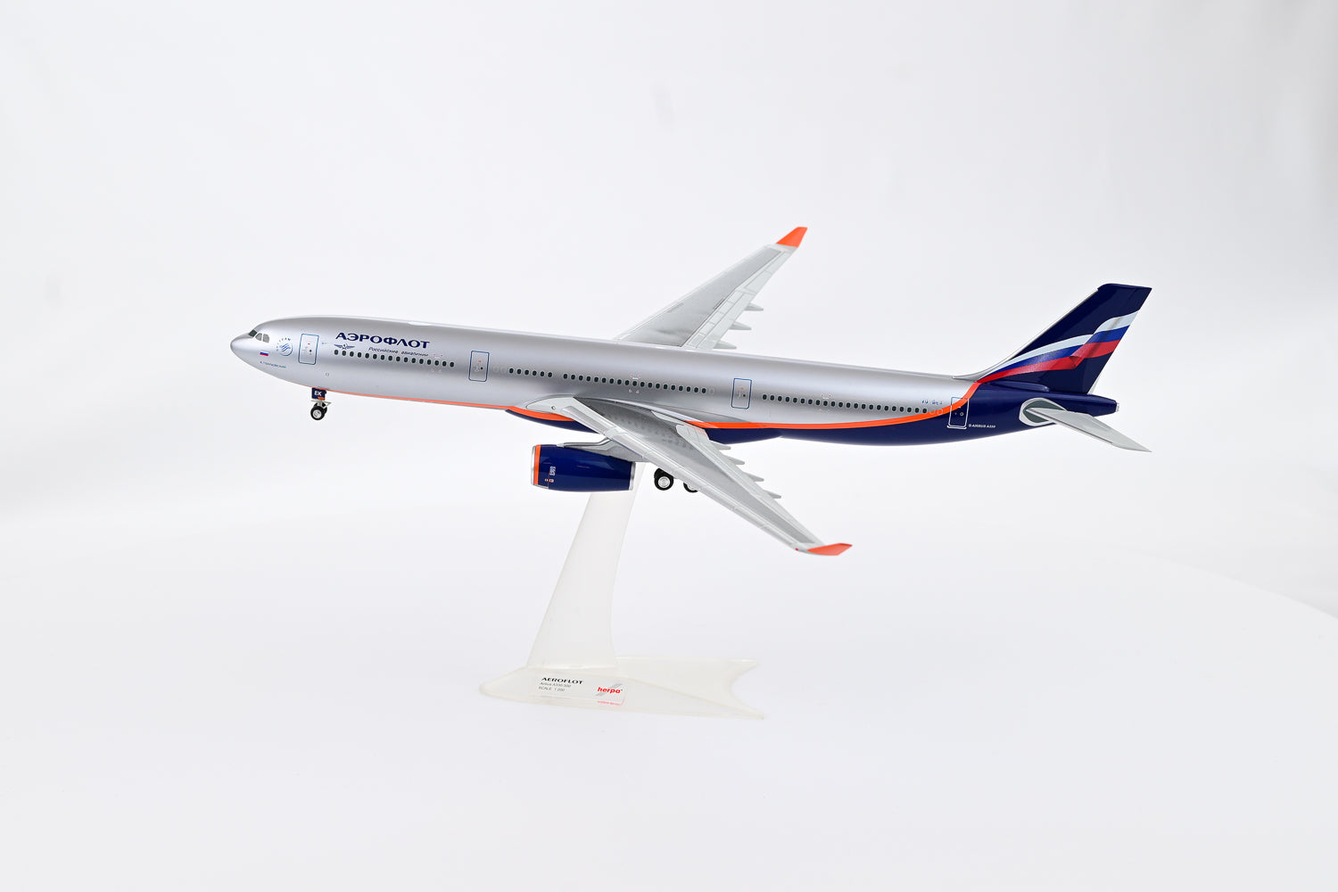Aeroflot Airbus A330-300 1:200 model aircraft
