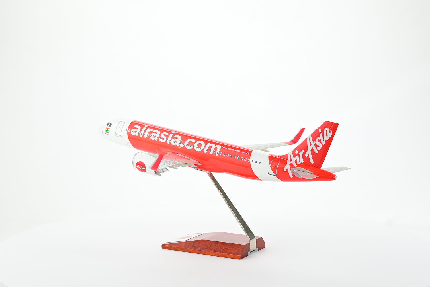 Air Asia Airbus A320 1:100 model aircraft